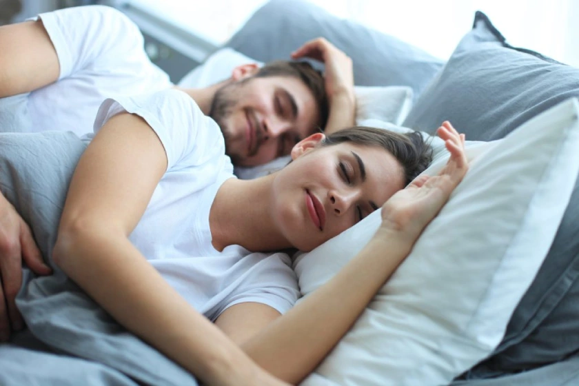 Couple-Sleeping